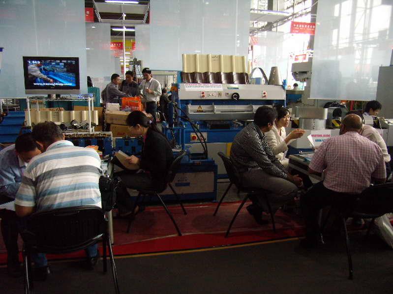 العروض الميكانيكية لل 107th الكرتون نهاية عادلة